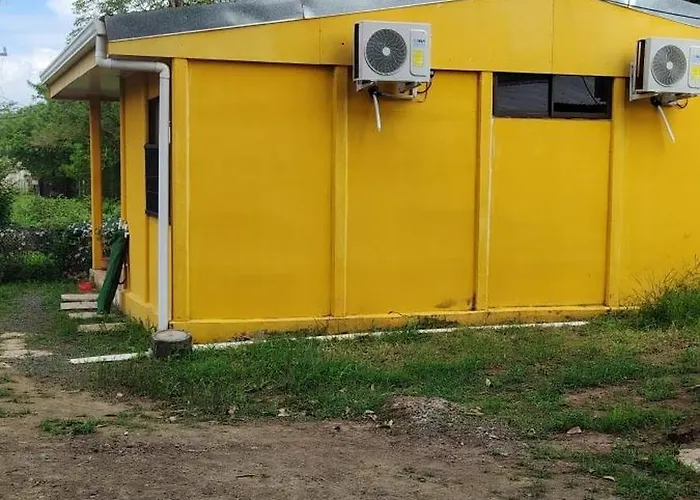 Casa Amarilla *